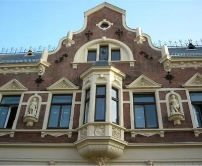 Restaurant &