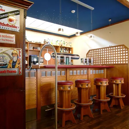 Restaurant &